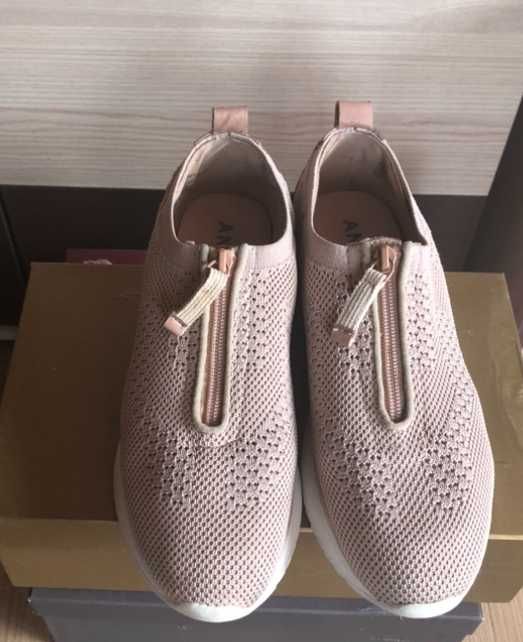 Обувки марка Anne Klein