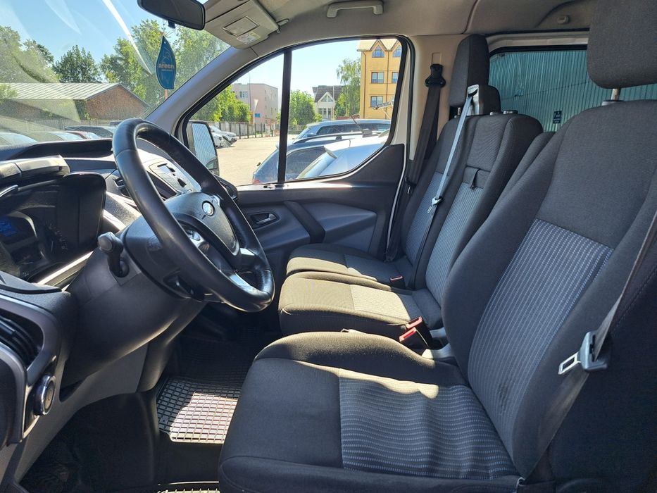 Ford Transit Custom 2.2 TDCi 100 CP – 9 Locuri – 2015  modelul scurt / Motor defect