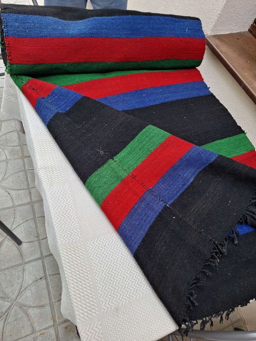 Автентичен вълнен килим