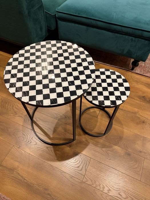 Диван, маси, столове, табуретка