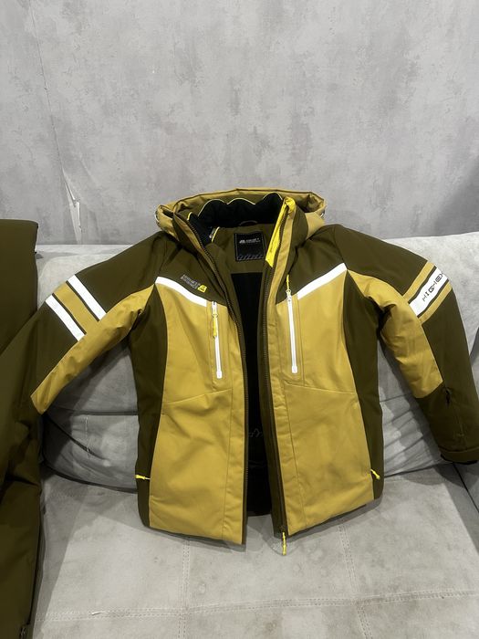 Продам лыжный костюм