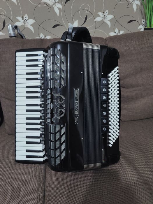 Acordeon Bugari Armando 2+2 Cassotto