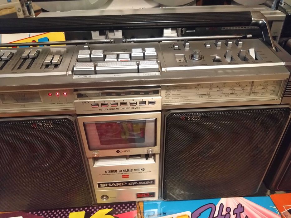 SHARP Gf 9494X /la 230V AM/FM radio tape recorder