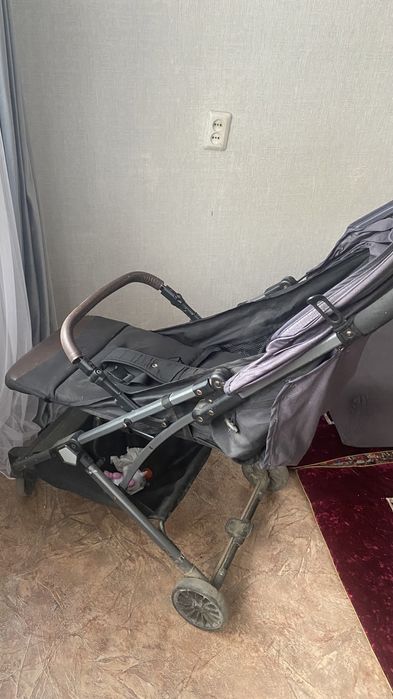 Коляска срочно продам