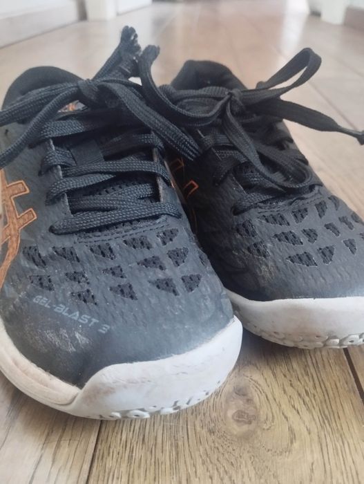 Маратонки asics , 34.5 номер, за волейбол