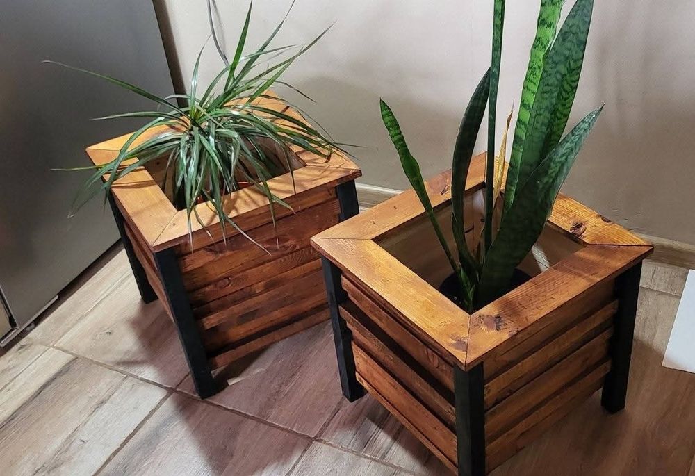 Саксии .саксия от дърво