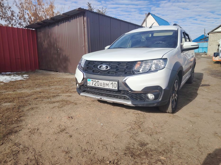 Продам машину Ларгус кросс люкс