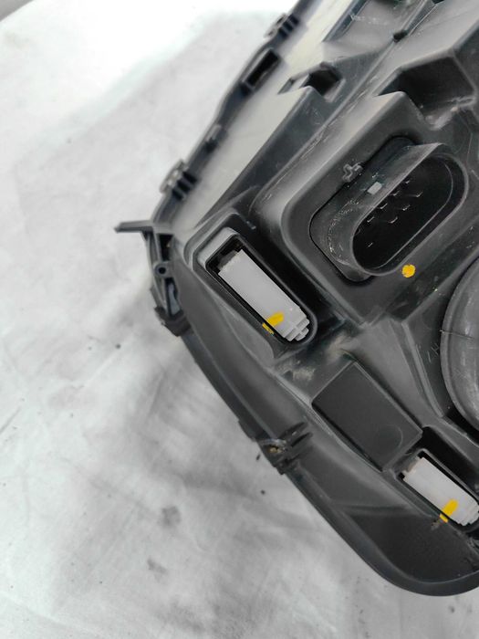 Оригинален фар Vw Amarok