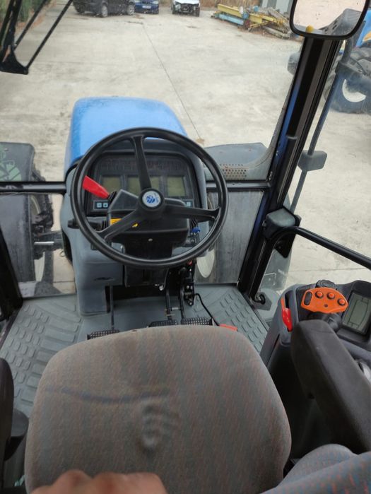 New Holland TM175