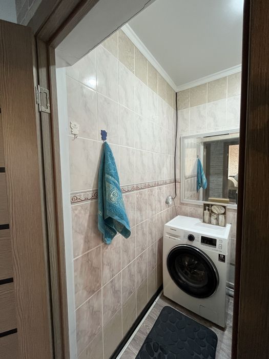 Сдам 2 ух комнатную квартиру