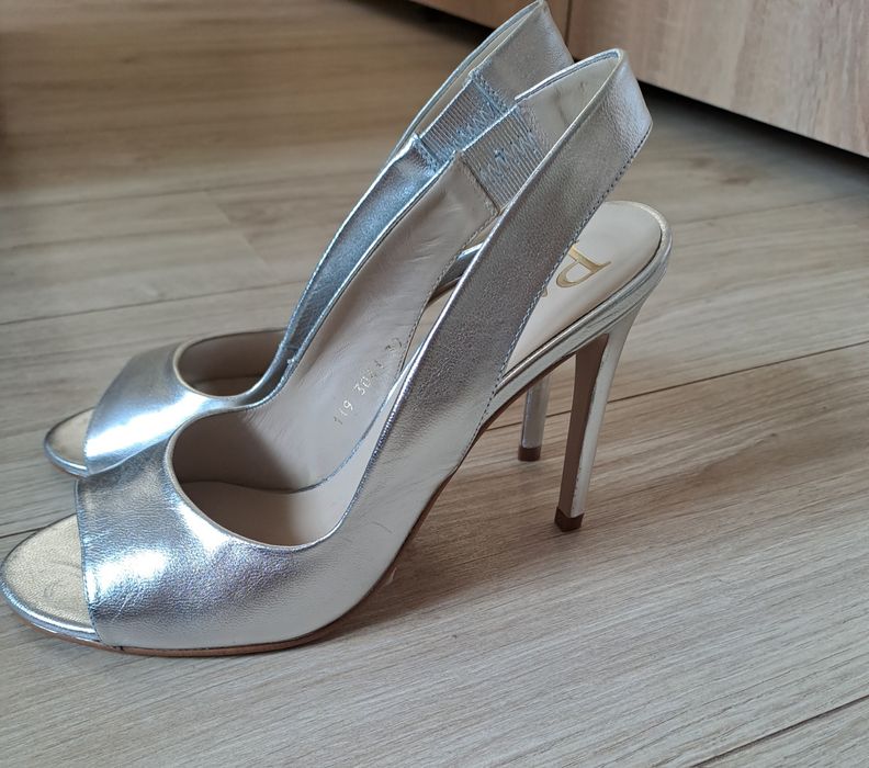 Сребърни обувки,естествена кожа 39 номер