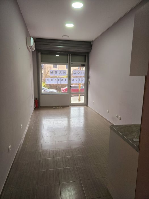 Дава се под наем Магазин в София, Банишора - 50 кв.м за 699.21 € - Снимка #2