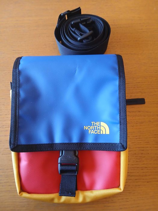North face чанта през рамо