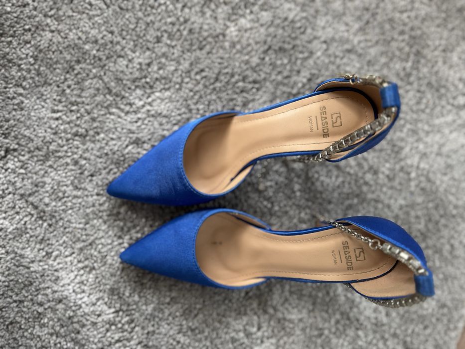 Pantofii eleganti albastru marin