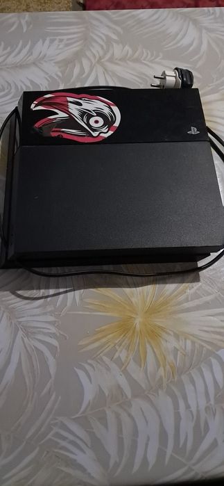 Playstation 4                                                        .