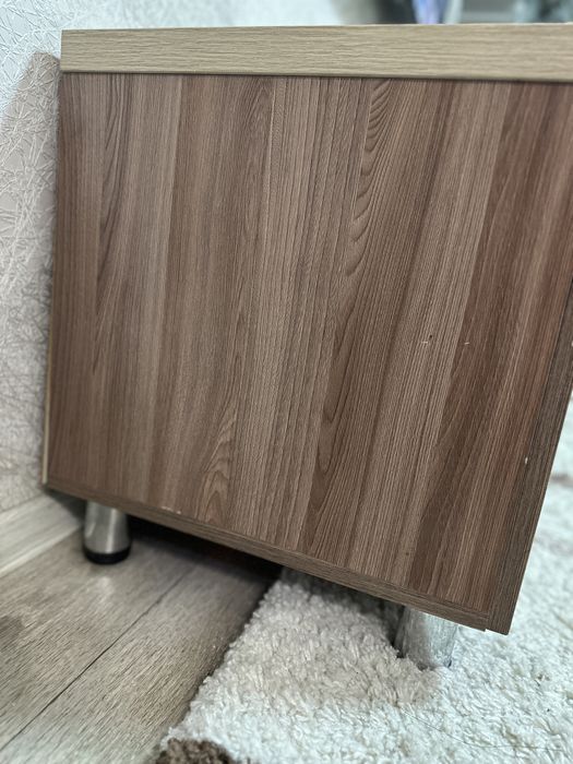 Продам тумбу под телевизор