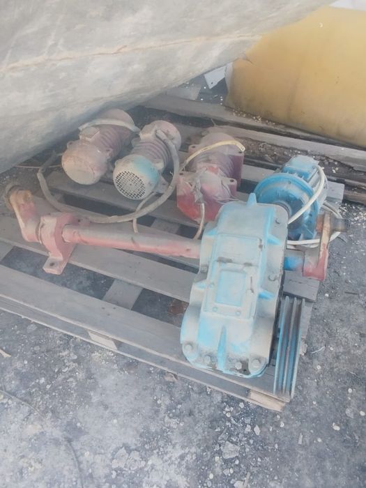 Вибратор на станок