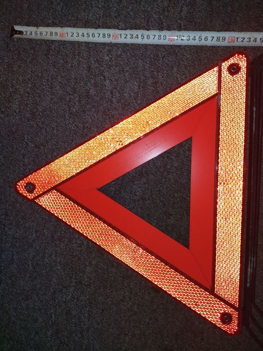 Авариен триъгълник (голям 55/45см)