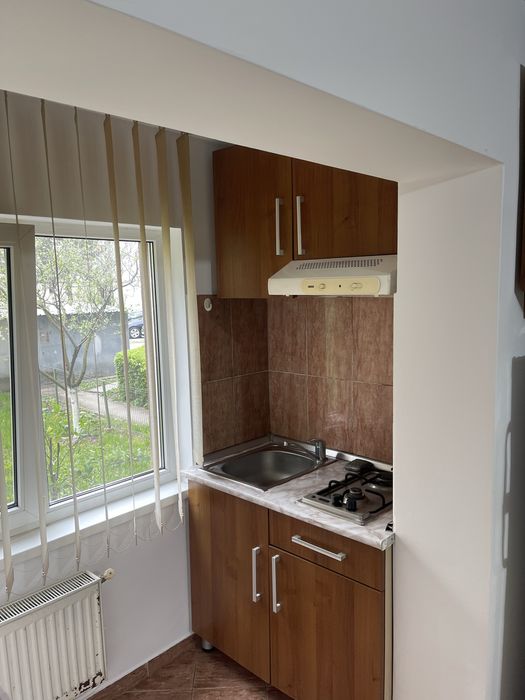 P.F. Inchiriez garsoniera zona plopilor