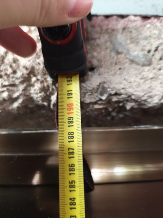 Алуминиева врата