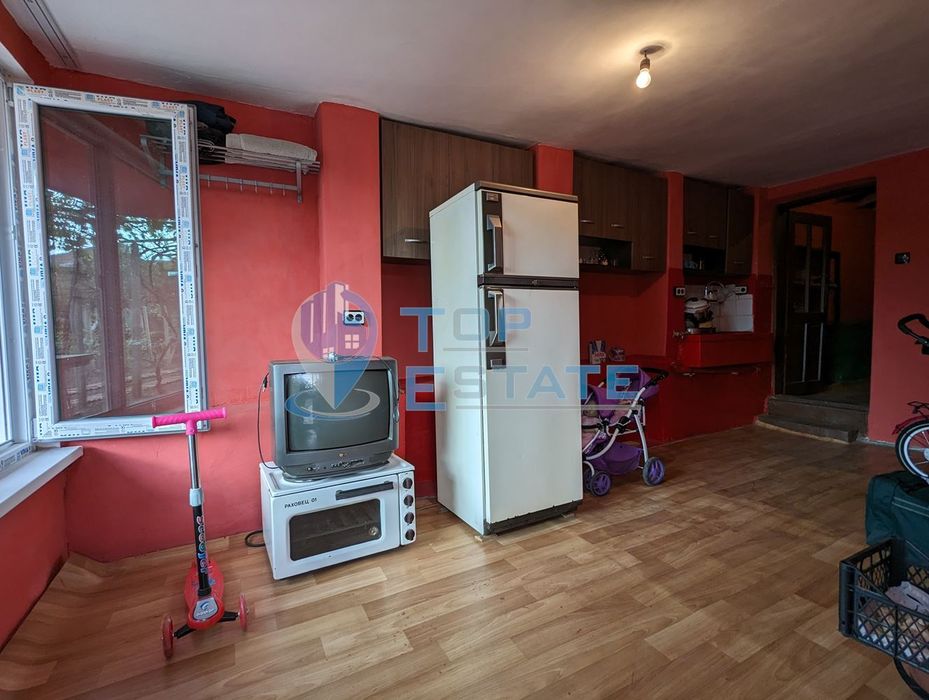 Едноетажна къща в град Павликени