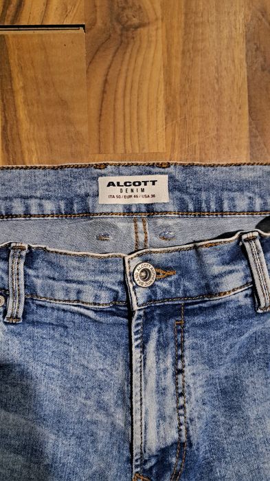 Blugi denim pentru barbati