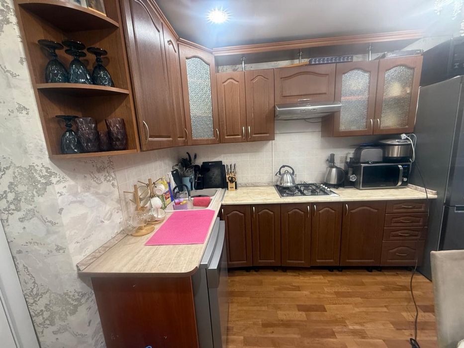 продам кухню отличную