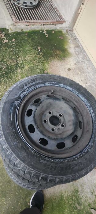 Hankook Winter i*cept RS 185/65/14 със стоманени джанти