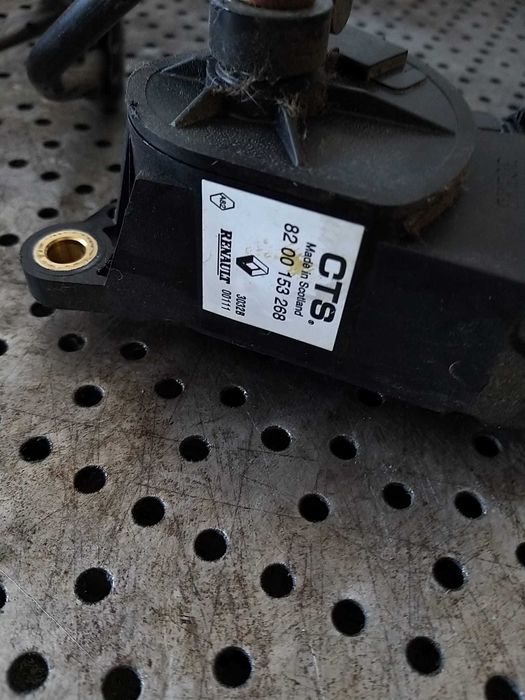 Pedala acceleratie 1.6 b renault megane 2 8200153268