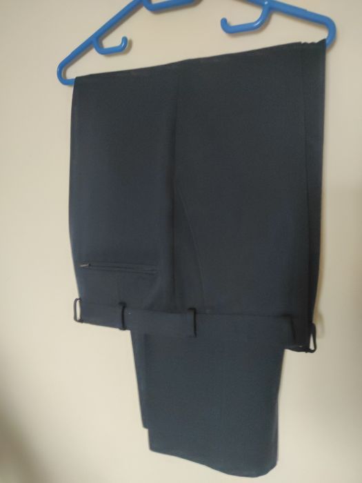 Pantaloni barbati, modele diferite, marimi diferite, nunate diferite