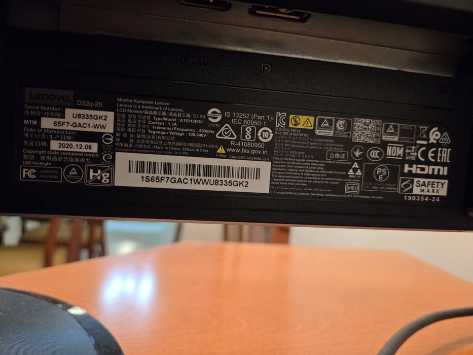 Монитор Lenovo 32 инча