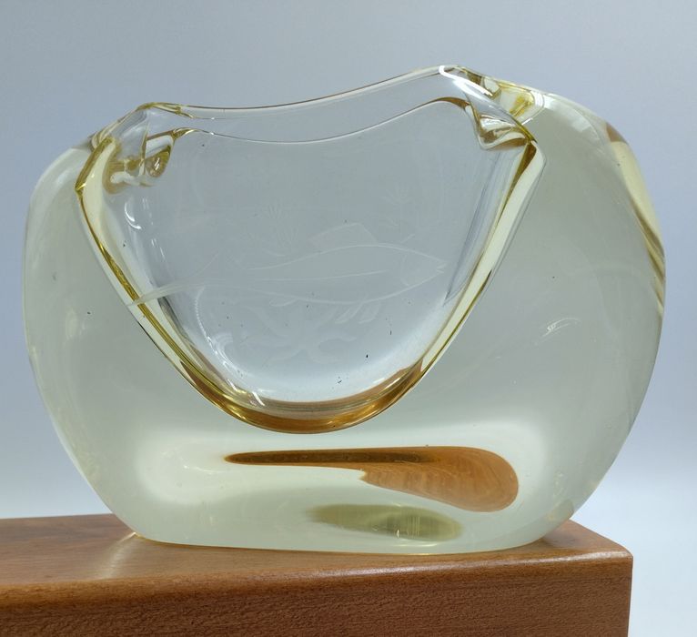 Ваза от стъкларски завод "железни брод"