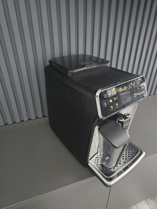 Espressor automat Philips EP4346 LatteGo
