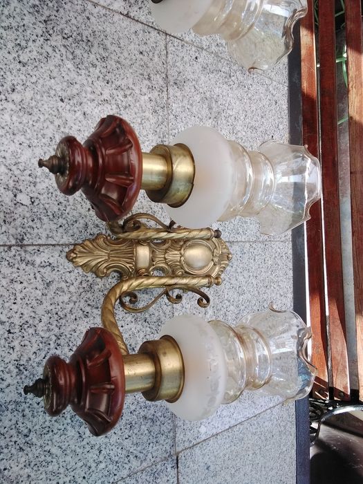 Aplici din bronz vechi