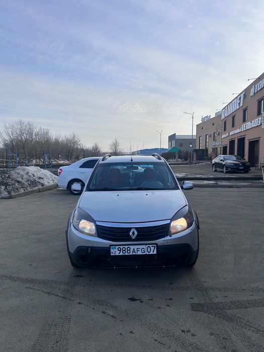 Renault Sandero 2013