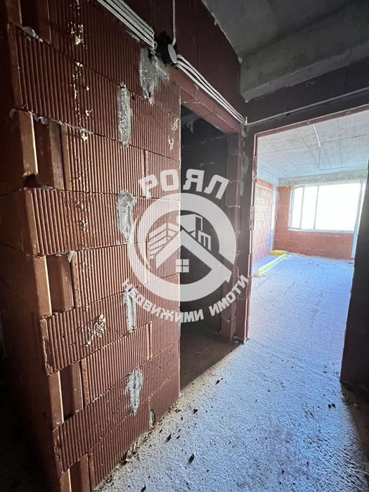 Продава се Двустаен апартамент в Пловдив, Остромила - 80 кв.м за 1050 €/кв.м - Снимка #4