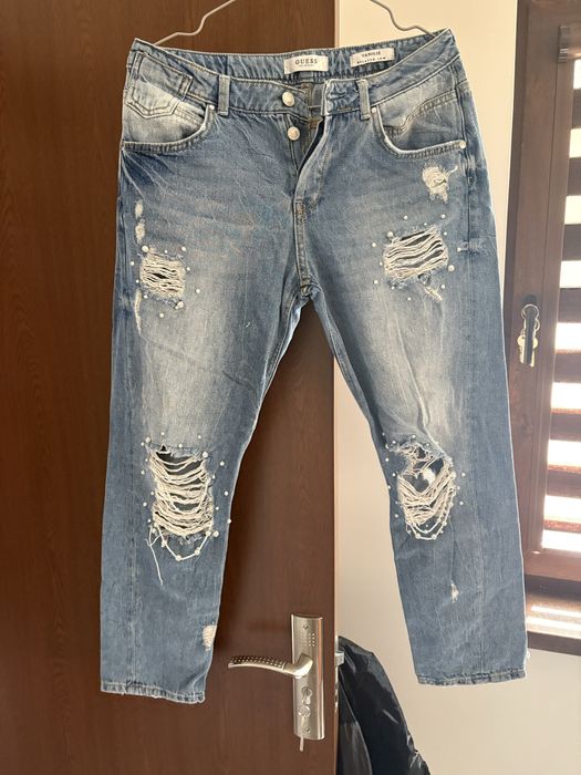 Дънки Guess с перли