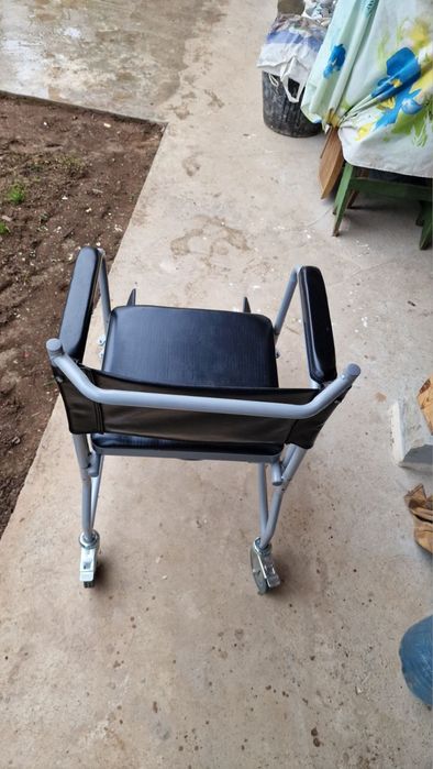 Санитарен стол- тоалетна