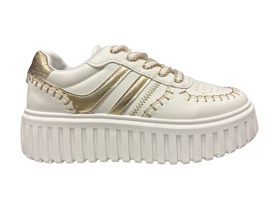 Дамски маратонки в бяло на платформа-6106