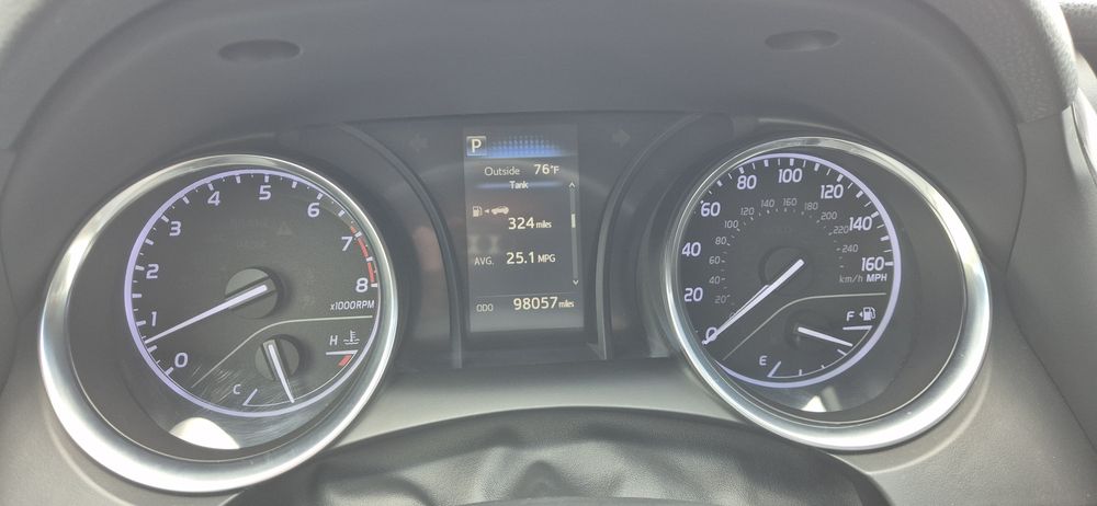 Продаётся Toyota Camry 70 SE+ (транзит)