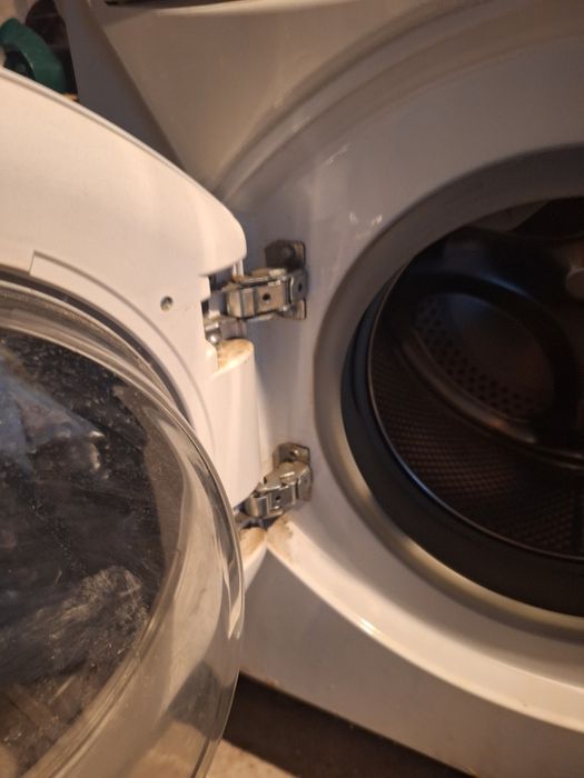 Mașină de spălat Ariston – 150 LEI (Ideală Rabla Electrocasnice / Piese)
