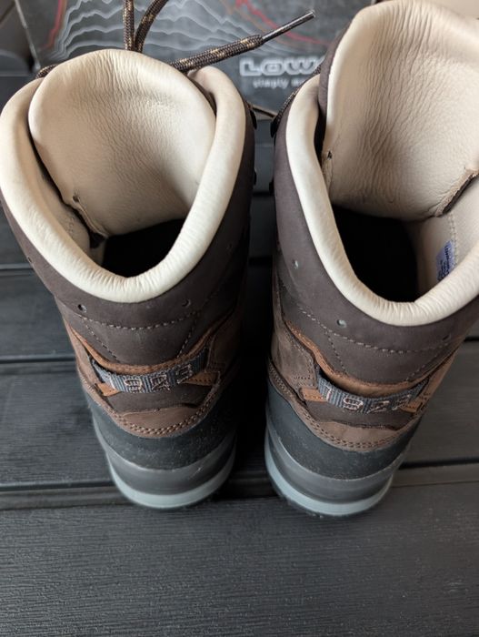 Bocanci LOWA Trekker  LL mărimea 9 (43.5)