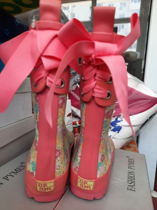 Продам обувь на девочку