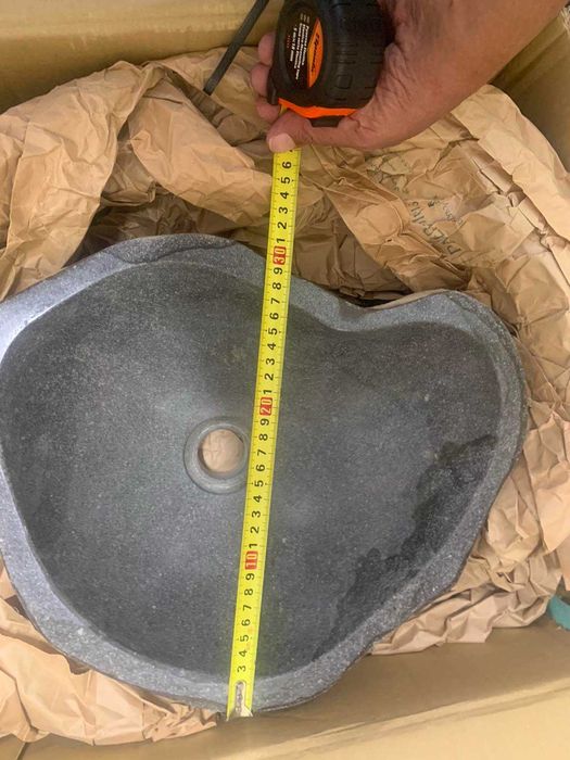 Ръчно изработена мивка от речен камък