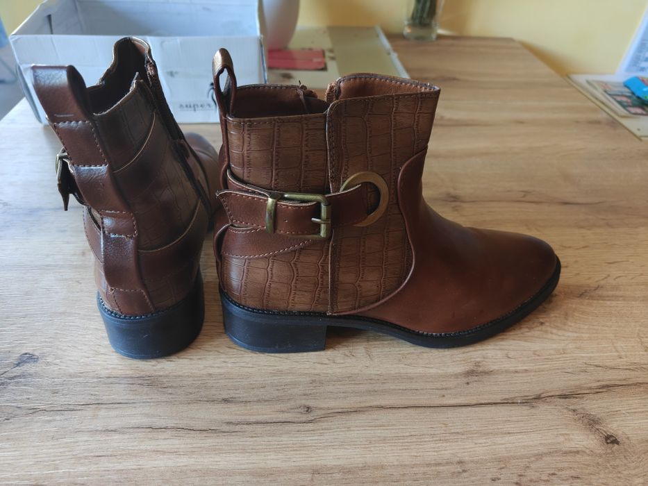 Дамски боти - 2 чифта, 38 номер