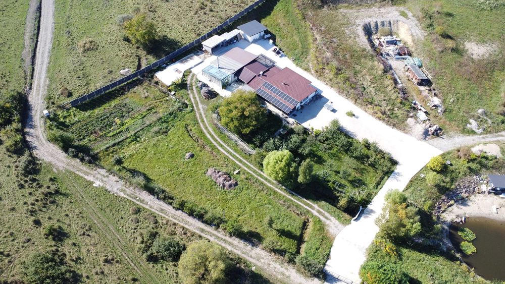 Casa 300 mp utili, teren 182 ari mp, Sigmir