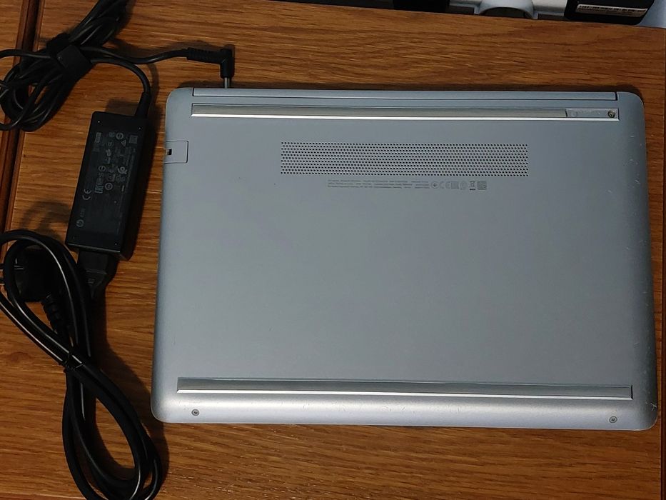Laptop HP 14 i3 7020U 2,3Ghz, 8GB 256GB, Intel HD 620, Windows 11, Office 2024
