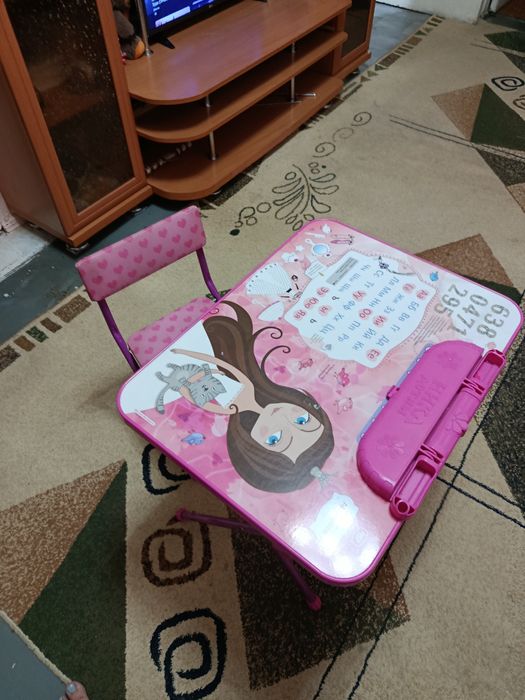 Письменный стол для девочек