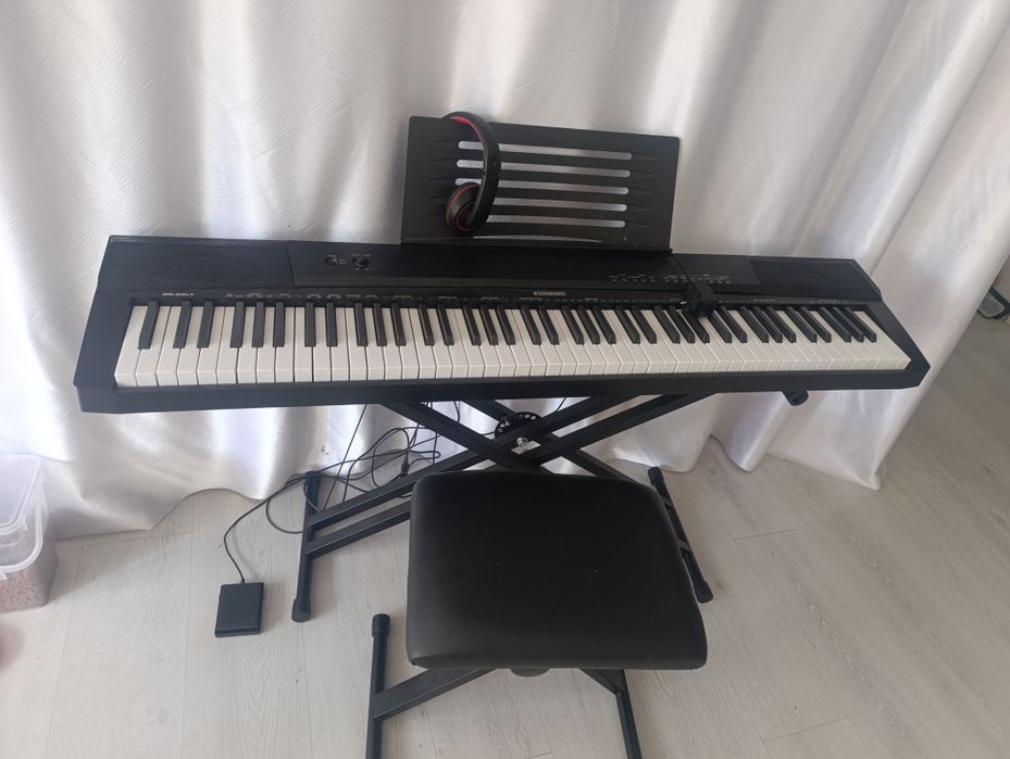 Orga tip pian McGray cu scaun și casti