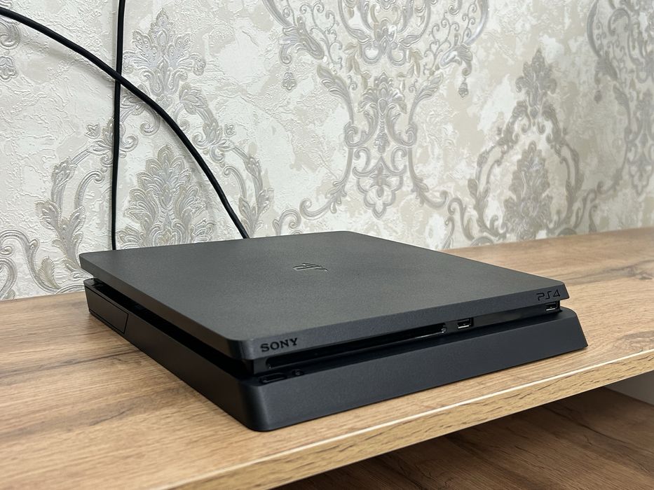 PlayStation 4 Slim